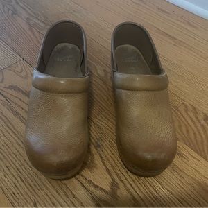 Dansko Clogs Tan Size 38